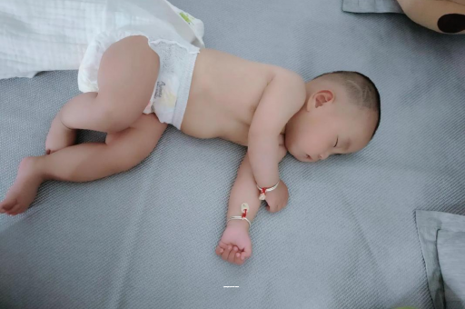 桂平孕妇肚子一跳一跳